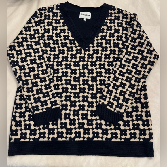 Leo & Ugo Paris Navy and White Floral Patterned Women's Sweater, sz XL - Picture 2 of 8